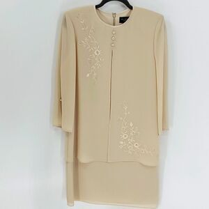 Virgo Women's beautiful sheer dress. Great for weddings. Size 10P.